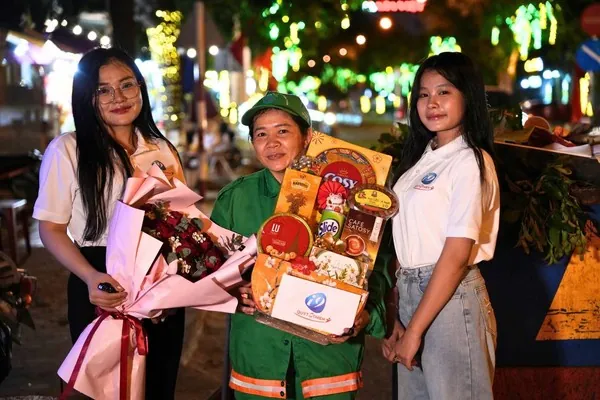 Đội ngũ hỗ trợ khách hàng Betvisa VN luôn sẵn sàng 24/7